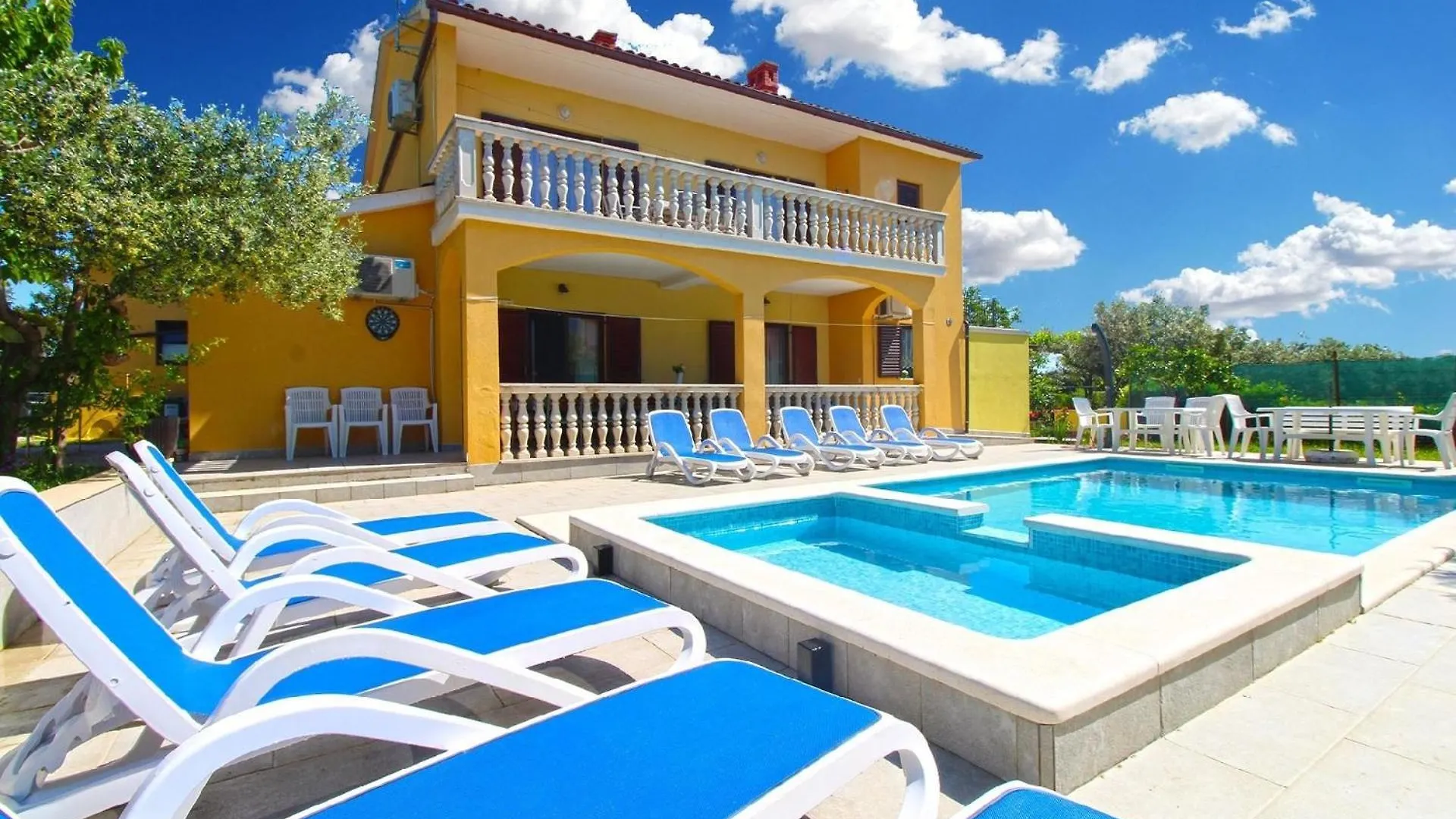 Ferienhaus Mit Privatpool Fuer 16 Personen Ca 190 Qm In Vodnjan, Istrien Istrische Riviera Holiday home