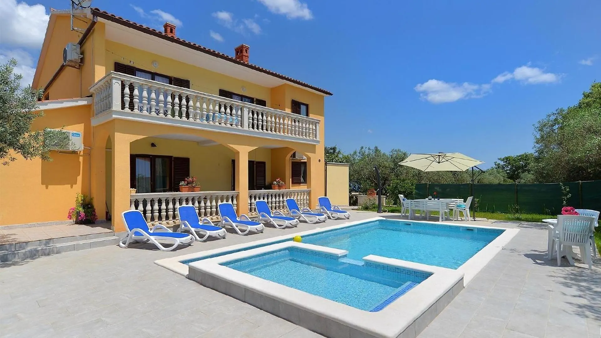 Ferienhaus Mit Privatpool Fuer 16 Personen Ca 190 Qm In Vodnjan, Istrien Istrische Riviera