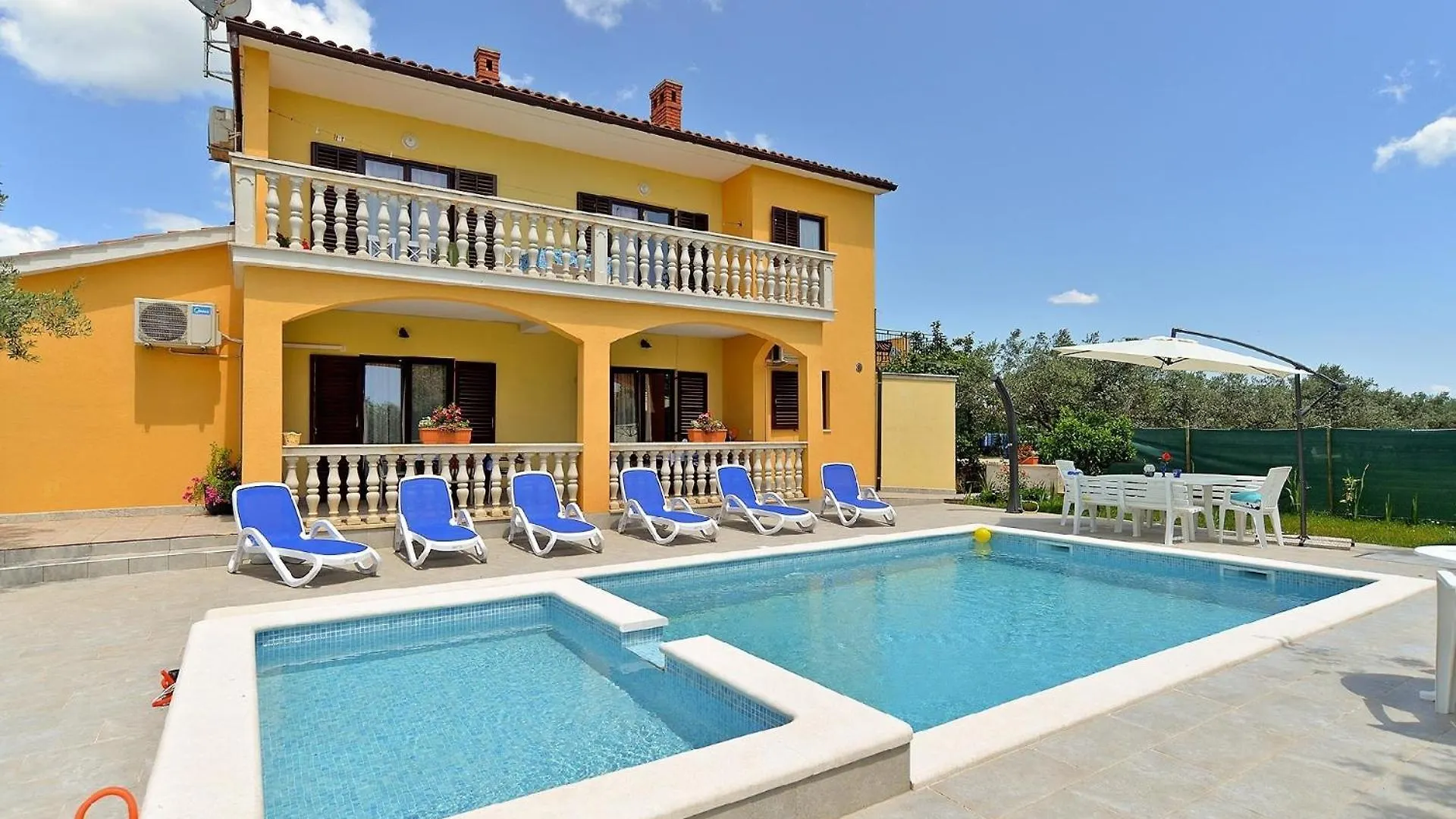 Ferienhaus Mit Privatpool Fuer 16 Personen Ca 190 Qm In Vodnjan, Istrien Istrische Riviera Croatia